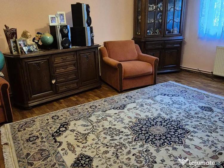 Casă cu 3 camere în Mânăstirea