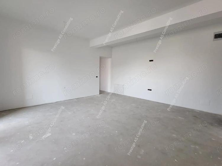 Apartament cu 3 camere semidecomandat în Dumbrăvița