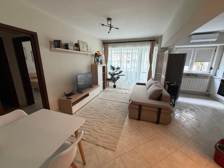 Apartament cu 2 camere semidecomandat, mobilat în Pantelimon
