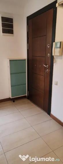 Apartament cu 3 camere în Ștefăneștii de Jos
