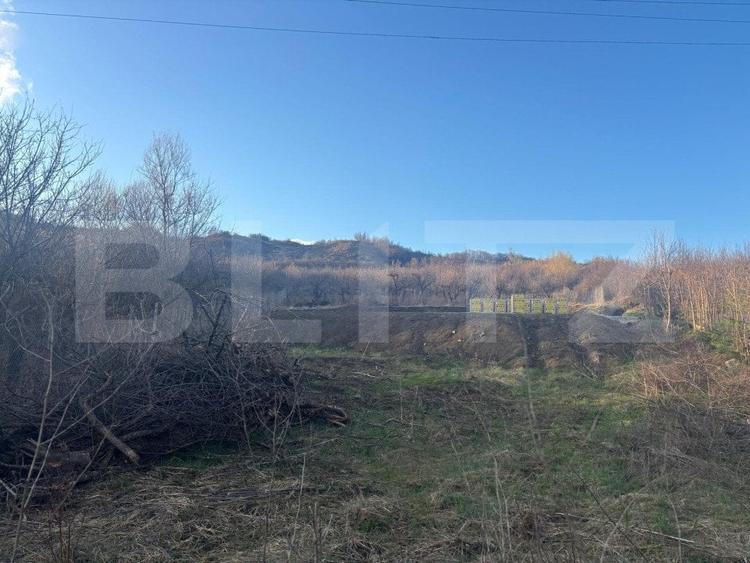 Teren Construcții intravilan de 3300 mp, în Nord