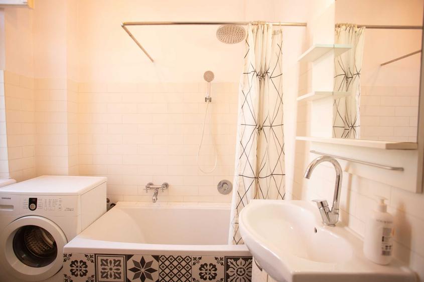 Apartament cu 2 camere decomandat în Ultracentral