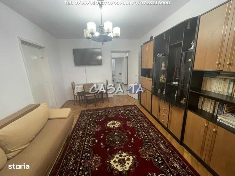 Apartament cu 4 camere decomandat în Central