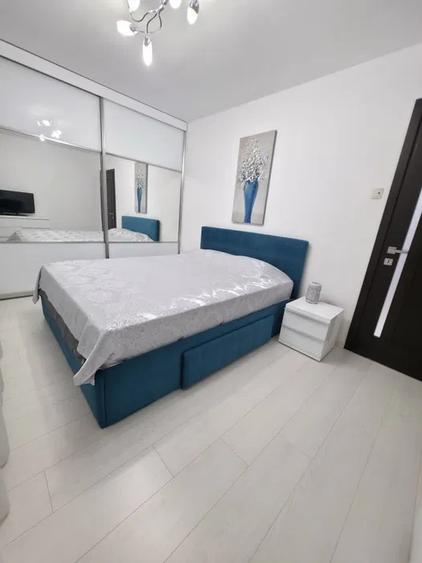 Apartament cu 3 camere semidecomandat în Gorjului