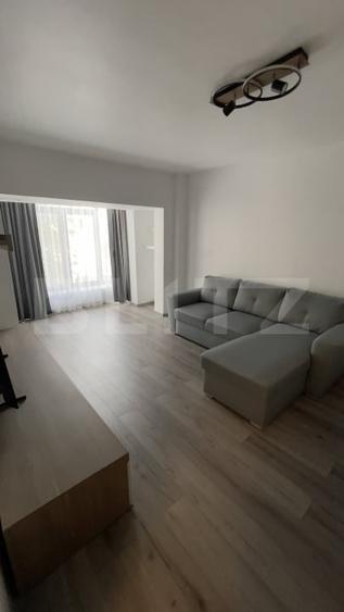 Apartament cu 3 camere decomandat, mobilat în Central