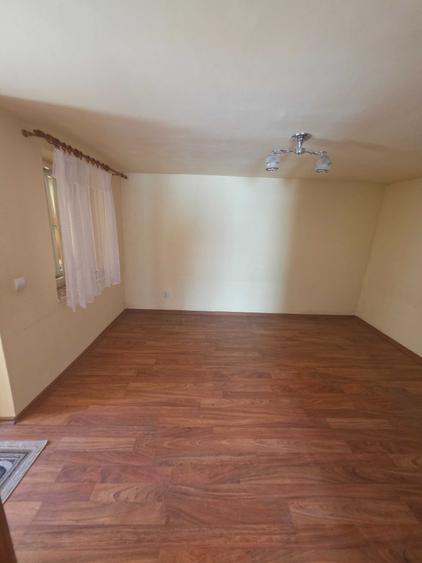 Casă cu 4 camere cu Teren 100 Mp în Pianu