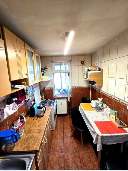 Apartament cu 3 camere decomandat în Colentina
