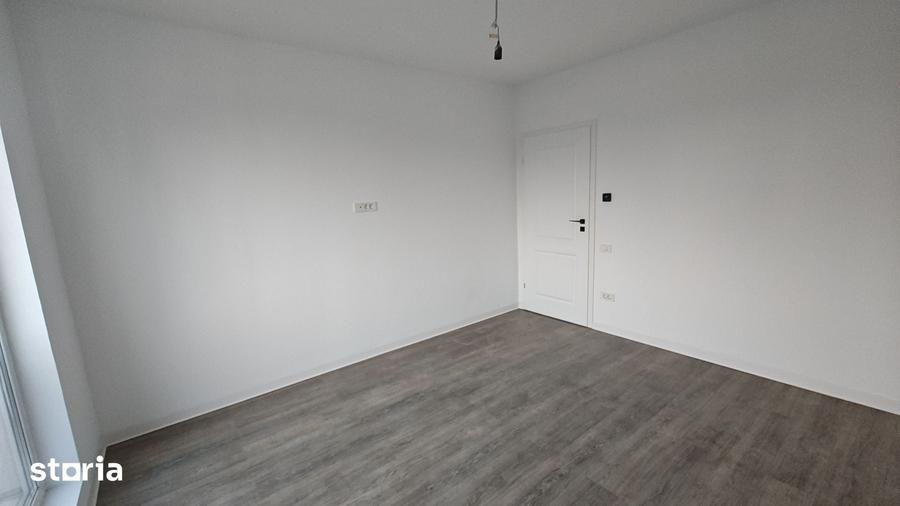 Casă cu 5 camere cu Teren 410 Mp în Brănești