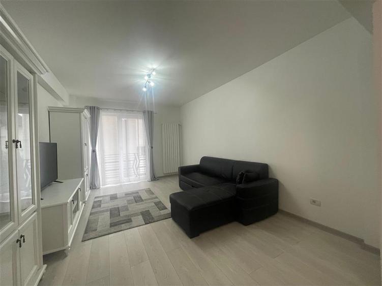 Apartament cu 2 camere semidecomandat, mobilat în Obcini