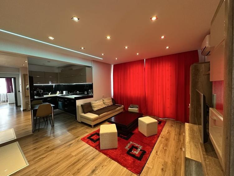 Apartament cu 3 camere decomandat în Central