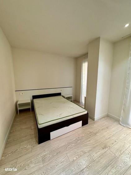 Apartament cu 3 camere semidecomandat în Intim