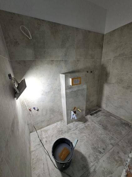 Apartament cu 3 camere decomandat în Cristian