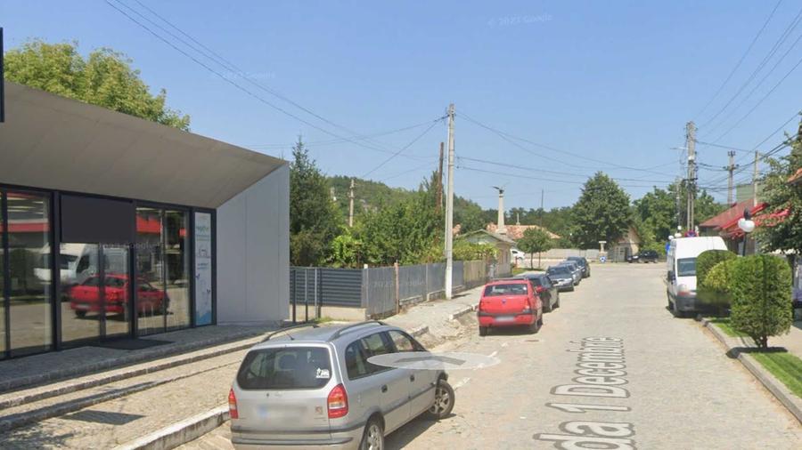 Spațiu comercial, de 120 mp, în Greci