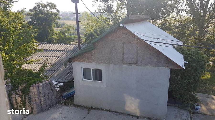 Spațiu comercial, de 414 mp, în Mărăcineni