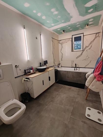 Casă individuală cu 6 camere cu Canalizare în Ocoliș