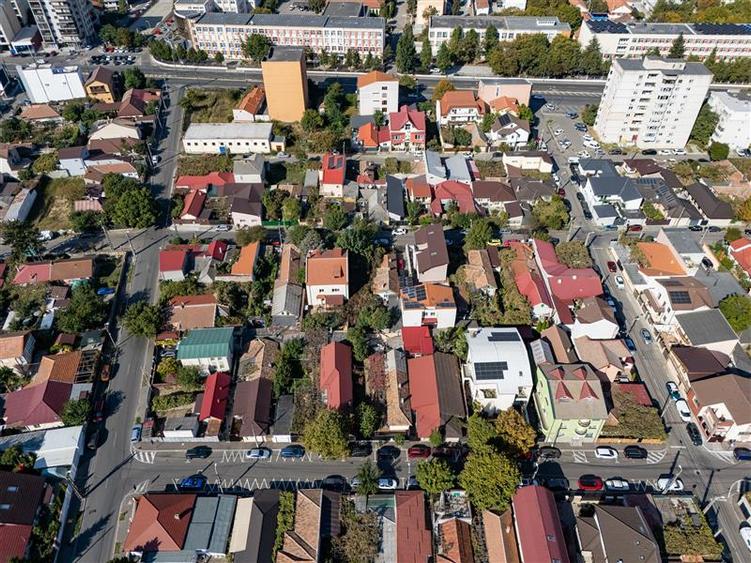 Casă individuală cu 4 camere cu Canalizare în Coiciu
