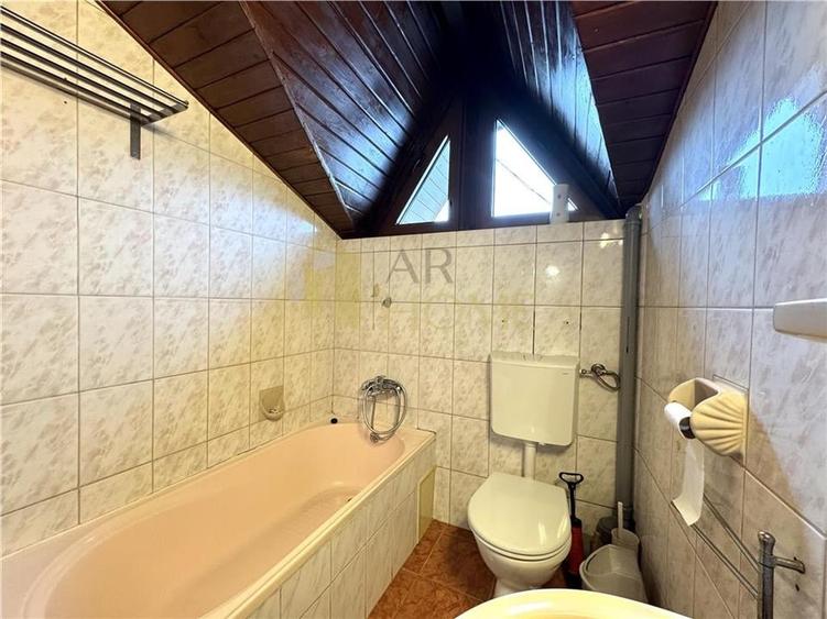 Casă individuală cu 6 camere cu Teren 380 Mp în Mărășești