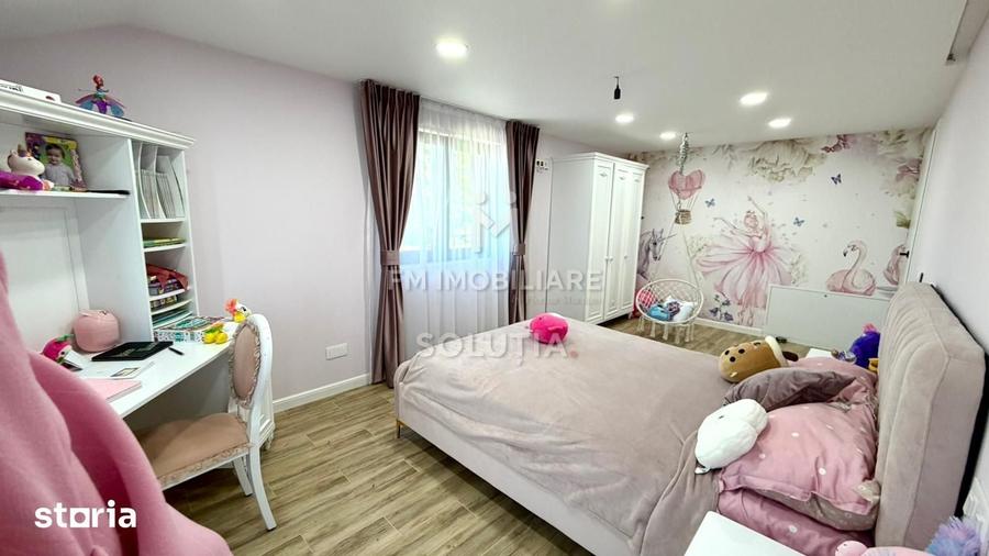 Casă cu 4 camere cu Teren 676 Mp în Groși