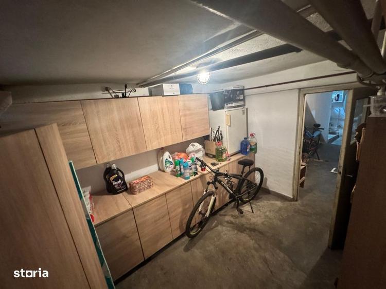 Casă cu 4 camere în Ungureni