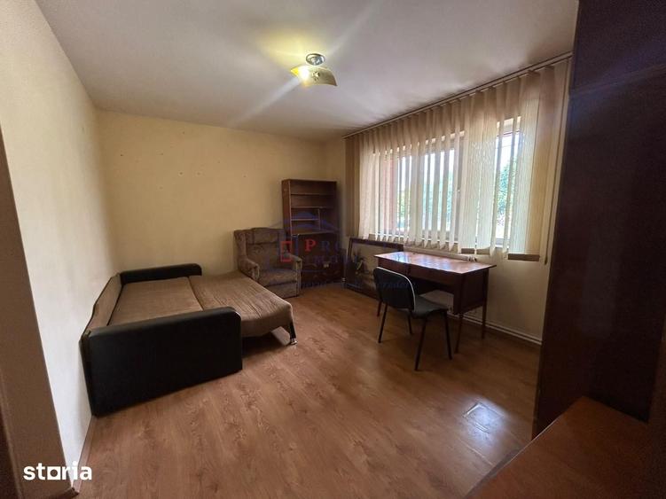 Apartament cu 3 camere semidecomandat în Ultracentral