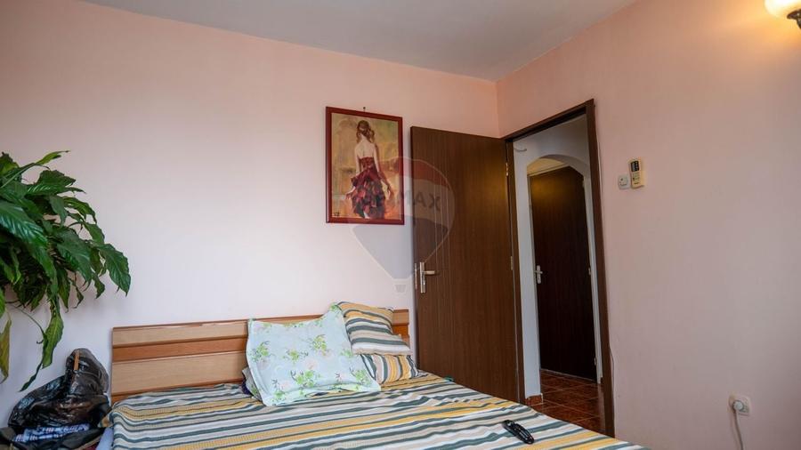 Apartament cu 3 camere decomandat, mobilat în Rahova