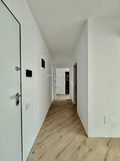 Apartament cu 3 camere semidecomandat în Matei Voievod