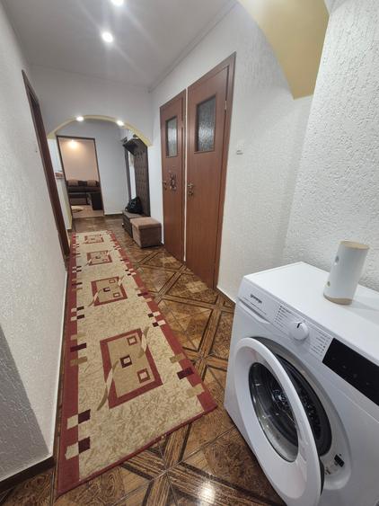 Apartament cu 3 camere decomandat în Mărgeanului