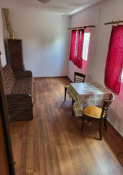 Casă cu 4 camere cu Teren 2000 Mp în Banloc