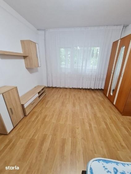Apartament cu 2 camere decomandat în Podu Roș