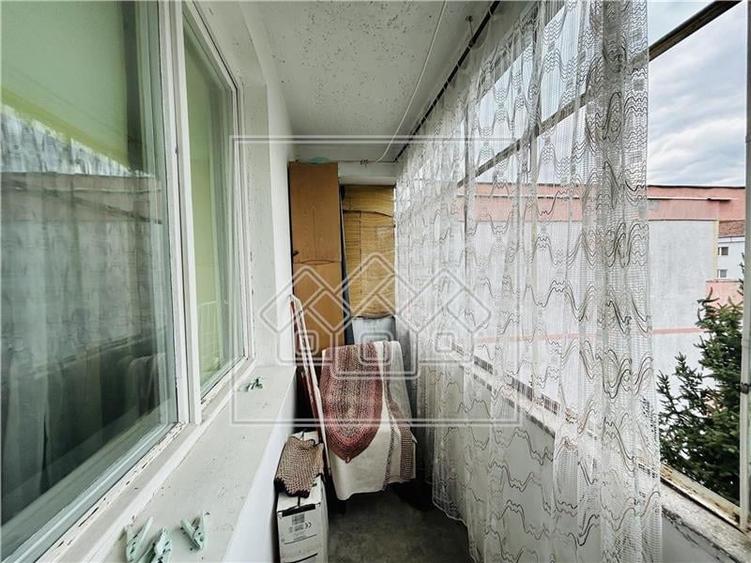 Apartament cu 3 camere decomandat în Ștrand