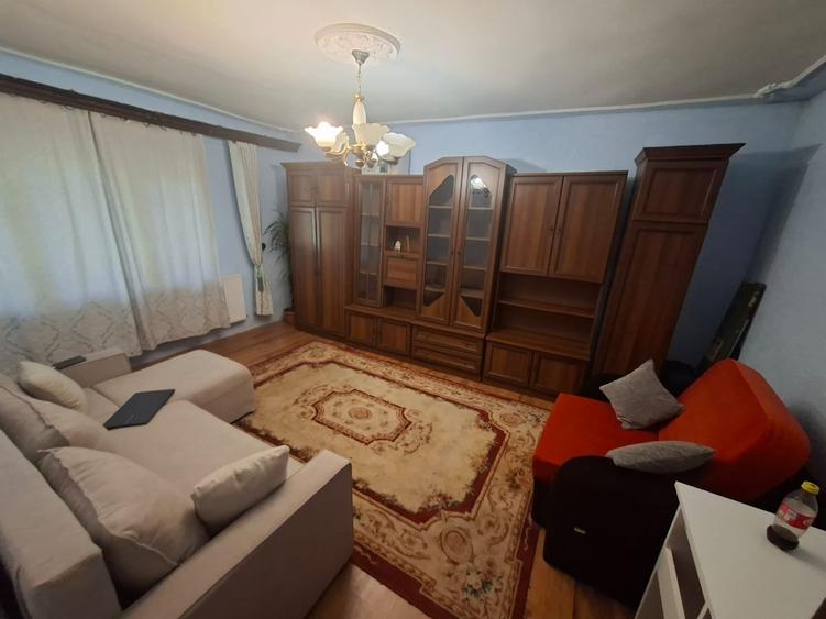 Apartament cu 2 camere decomandat, zona Targu Cucu - 3