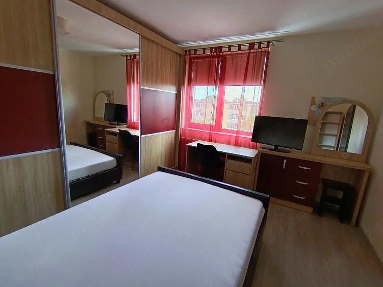 Apartament cu 2 camere decomandat în Calea București