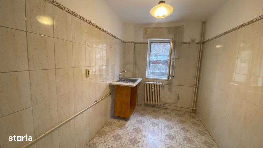 Apartament cu 2 camere semidecomandat în Grivița