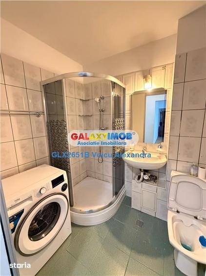 Apartament cu 3 camere, mobilat în Tei