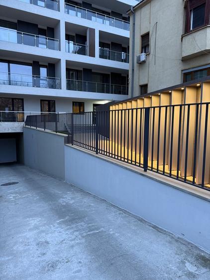 Apartament cu 3 camere decomandat, mobilat în Parcul Circului