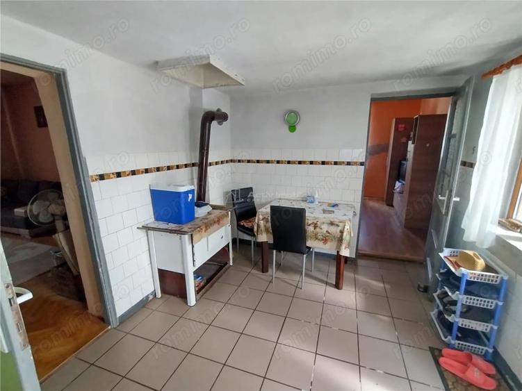 Casă cu 2 camere cu Teren 80 Mp în Vest