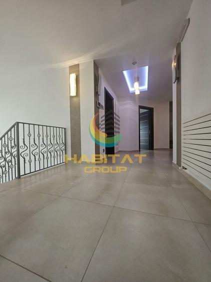 Casă individuală cu 8 camere cu Piscina în Central
