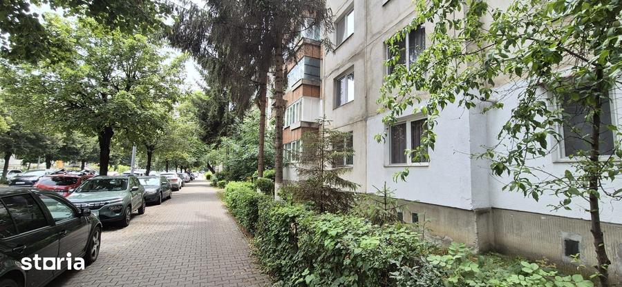De vanzare ap.3 camere , cart. Tudor- str. Cutezantei - 2