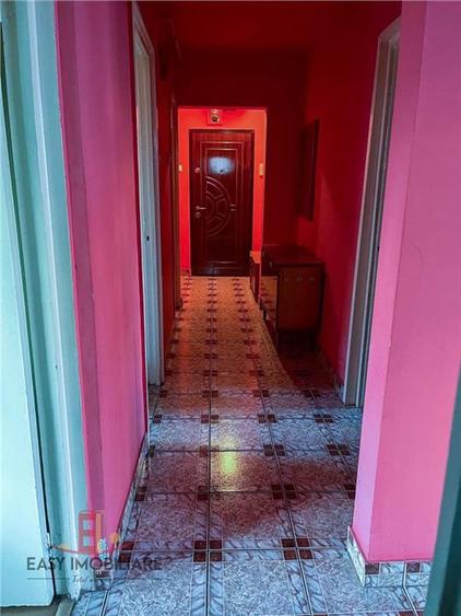 Apartament cu 3 camere decomandat în Tudor