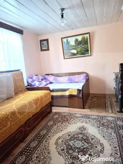 Casă cu 3 camere cu Teren 1676 Mp în Central