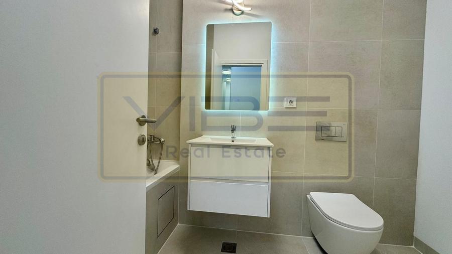 Apartament cu 3 camere semidecomandat, mobilat în Podu Roș