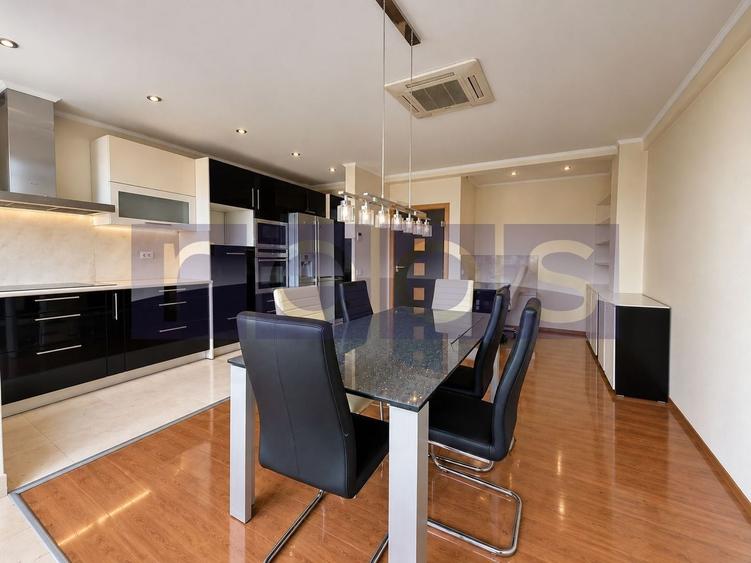 Apartament cu 4 camere decomandat în 1 Mai