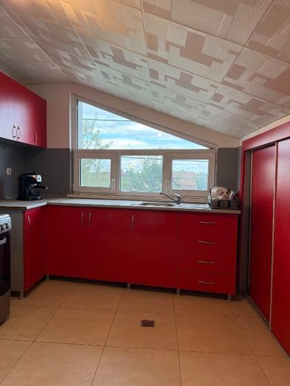 Casă cu 6 camere cu Teren 606 Mp în Central
