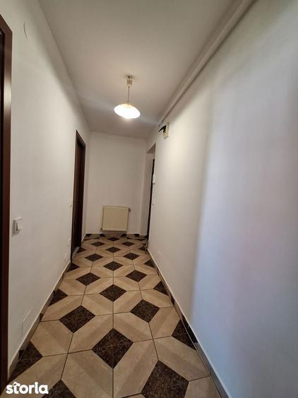 Garsonieră decomandată, mobilată în Florești