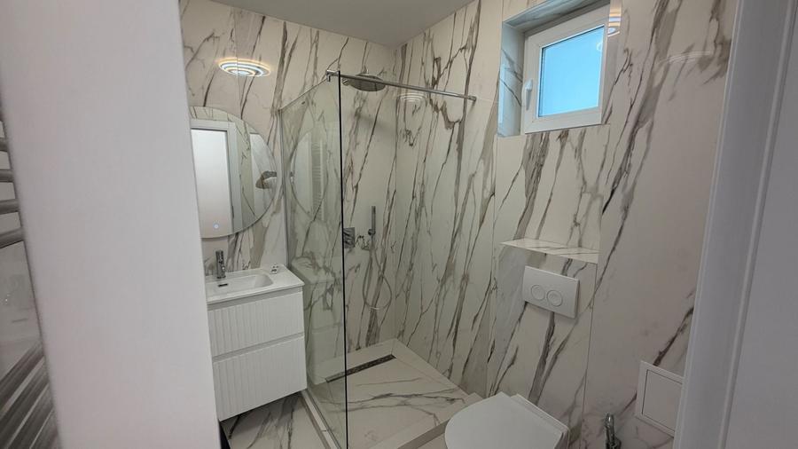 Casă individuală cu 5 camere cu Canalizare în Pipera
