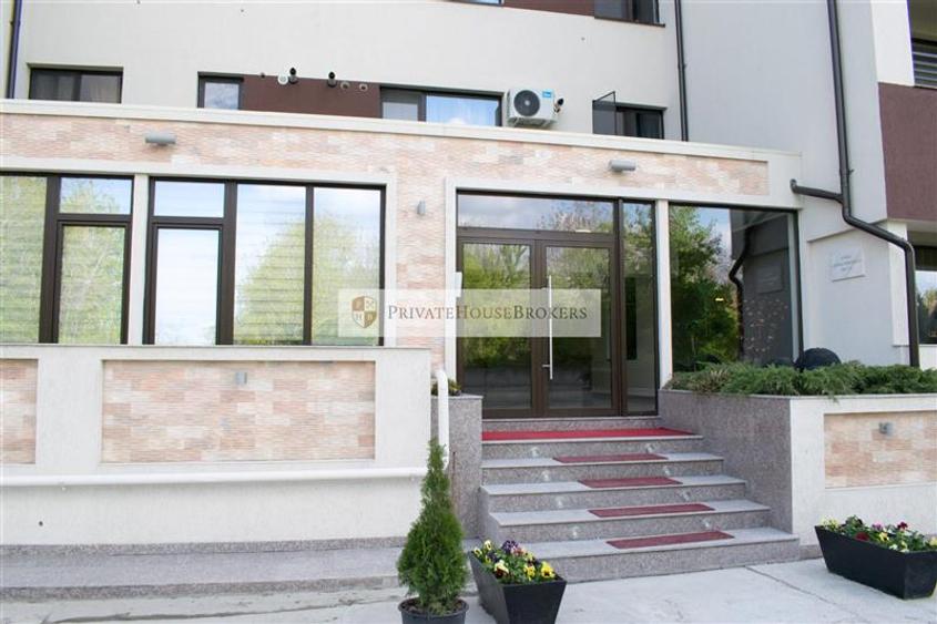 Apartament cu 3 camere semidecomandat, mobilat în Băneasa