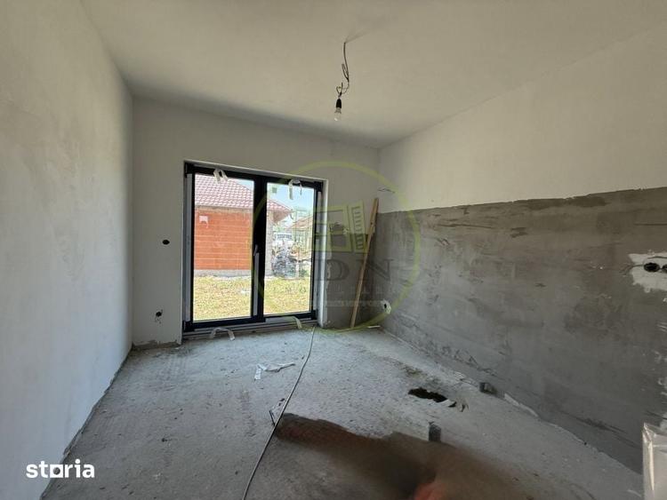 Casă cu 5 camere cu Teren 270 Mp în Malu Mare