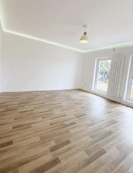 Casă cu 3 camere cu Teren 710 Mp în Central