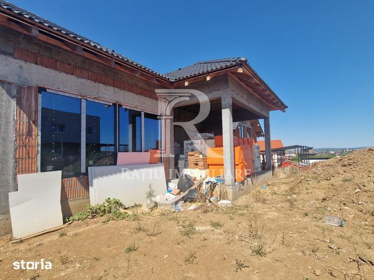 Casă cu 5 camere cu Teren 500 Mp în Paleu