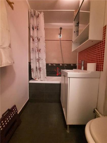 Apartament cu 4 camere decomandat în Pantelimon